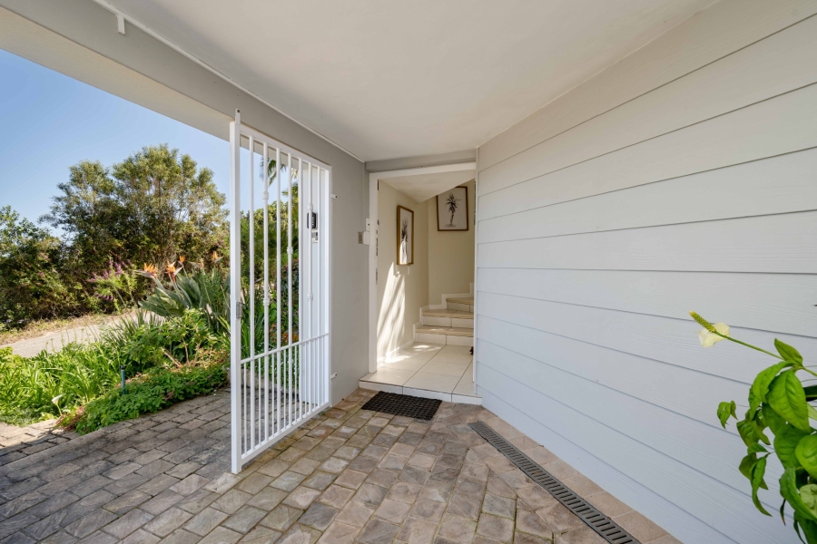 5 Bedroom Property for Sale in Signal Hill Western Cape